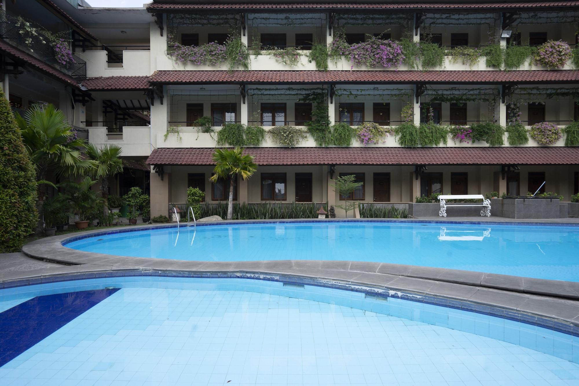 Cakra Kembang Hotel Kejayan Екстериор снимка