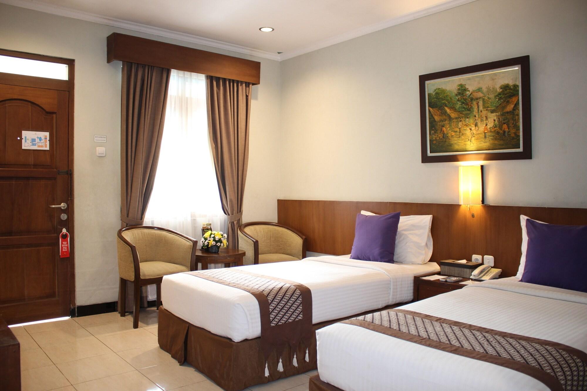 Cakra Kembang Hotel Kejayan Екстериор снимка