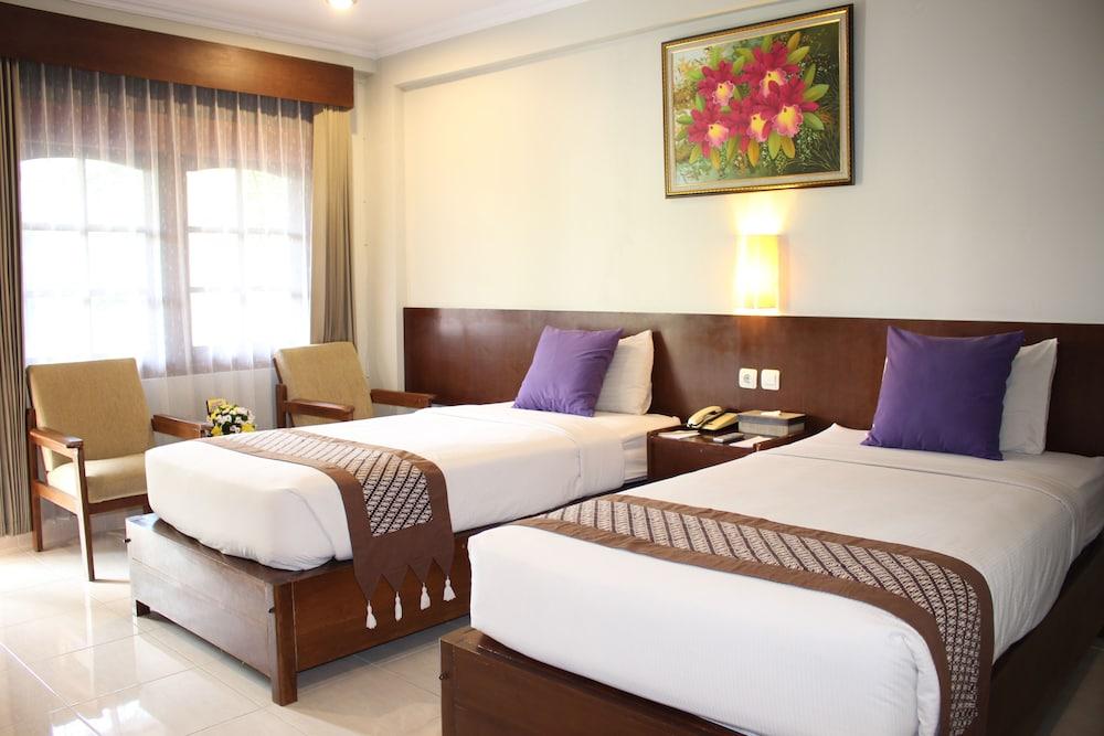 Cakra Kembang Hotel Kejayan Екстериор снимка