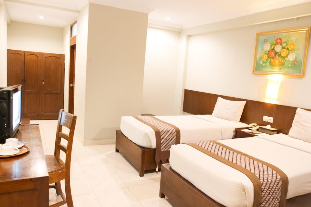 Cakra Kembang Hotel Kejayan Екстериор снимка