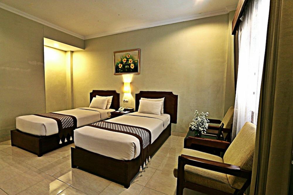 Cakra Kembang Hotel Kejayan Екстериор снимка