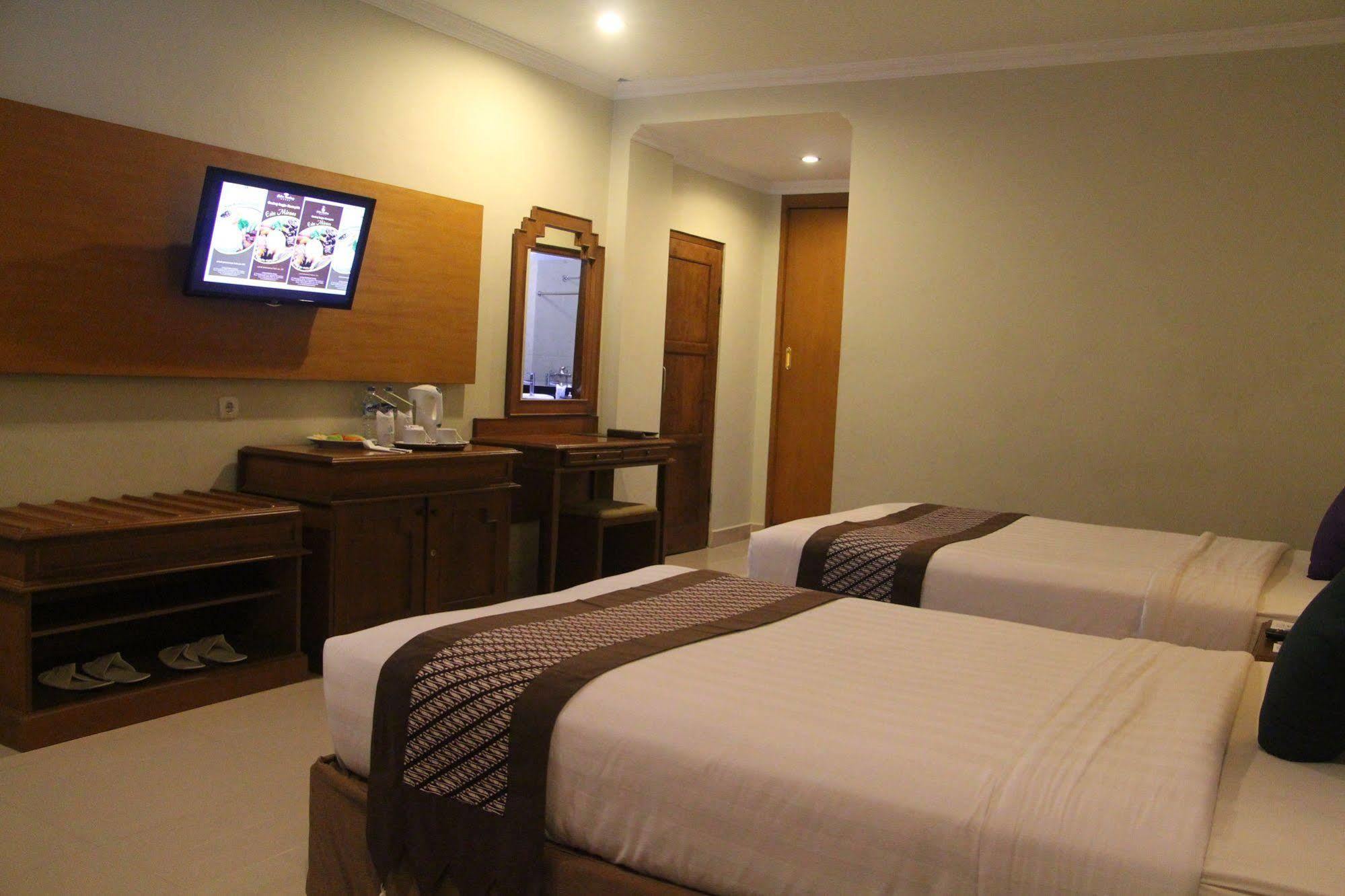 Cakra Kembang Hotel Kejayan Екстериор снимка