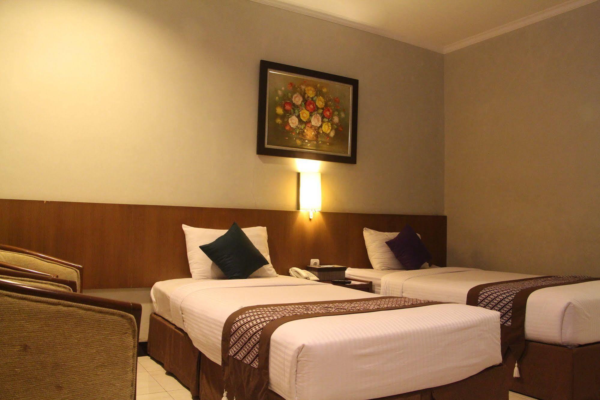 Cakra Kembang Hotel Kejayan Екстериор снимка