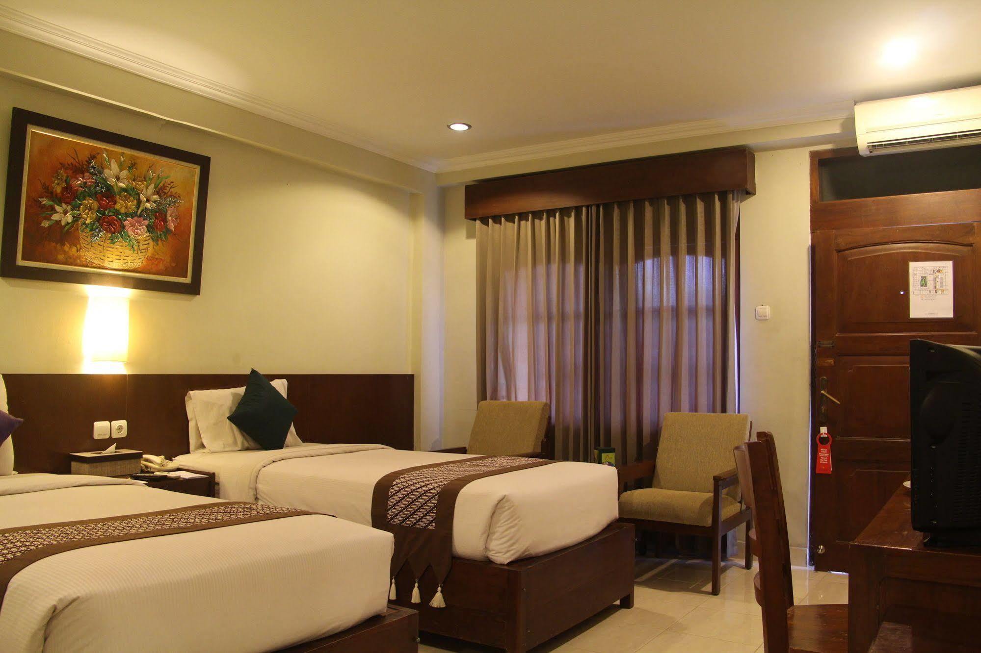 Cakra Kembang Hotel Kejayan Екстериор снимка