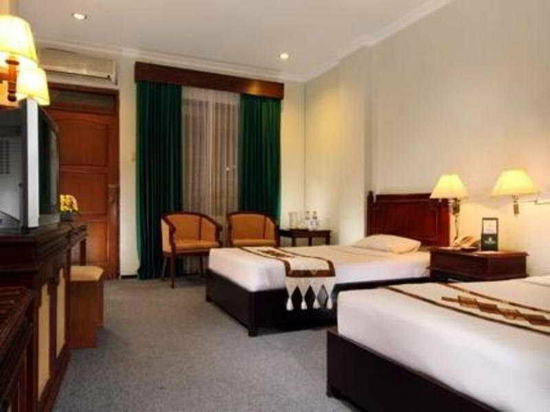 Cakra Kembang Hotel Kejayan Екстериор снимка